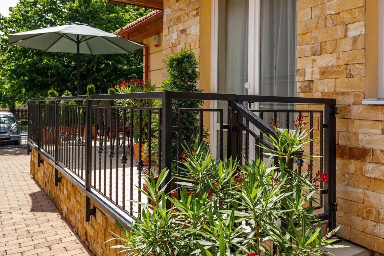 Andi Apartman Heviz Exterior foto