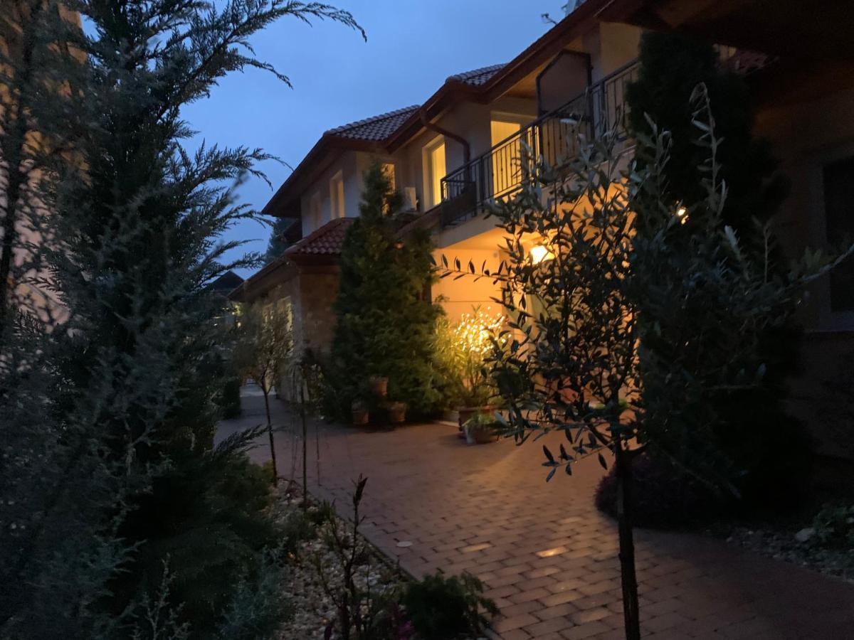 Andi Apartman Heviz Exterior foto