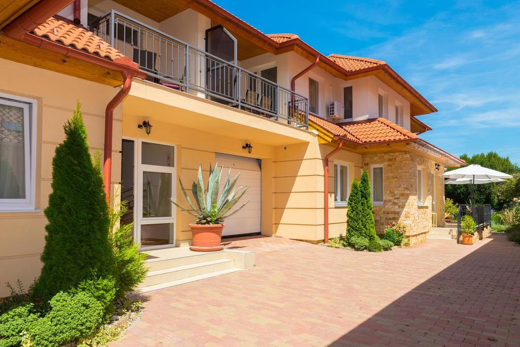 Andi Apartman Heviz Exterior foto