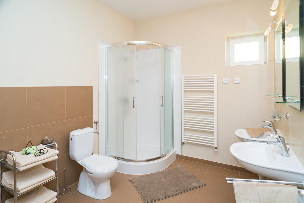 Andi Apartman Heviz Exterior foto
